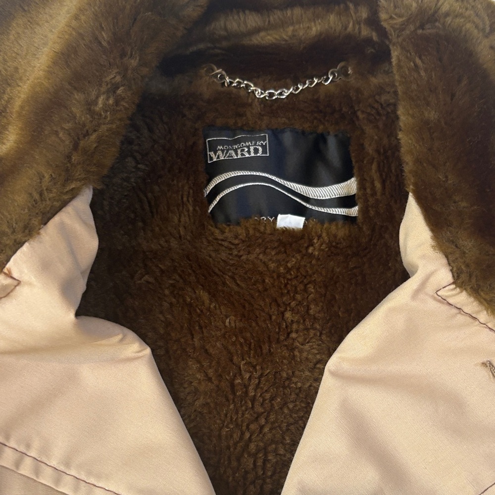 Men's Vintage Tan Jacket with Brown Accents - Picture 2 of 6